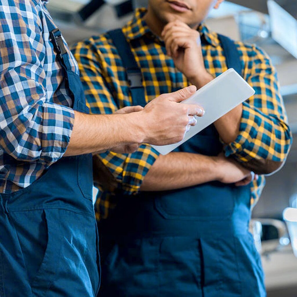 Stampista che utilizza modulo clienti GeStampi